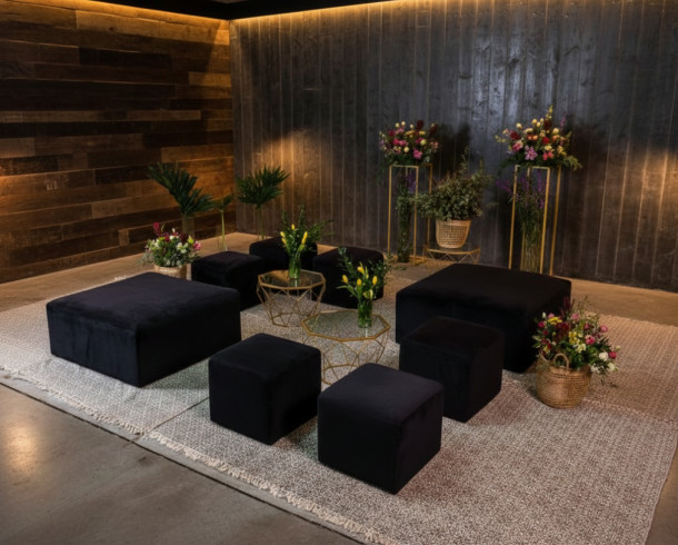 Lounge Poufs Nï¿½ 5. 12 Pax.