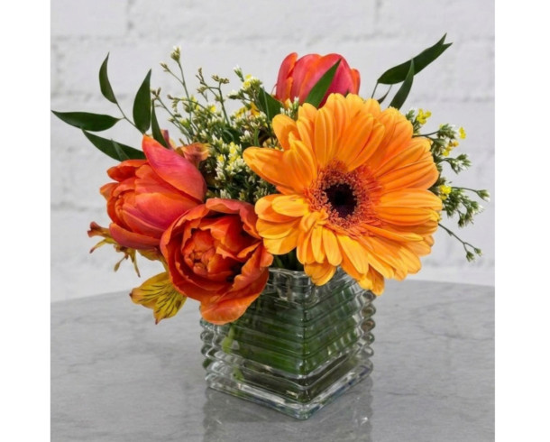 Arreglo Floral Naranja, Tulipanes y Gerbera - Mesa Centro