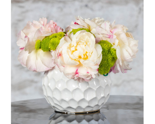 Arreglo Peonias Blancas + Crisantemos Verdes
