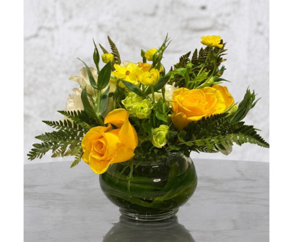 Arreglo Amarillo, Rosas y Ranunculos 
